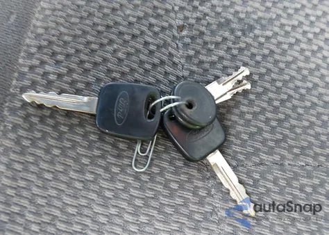 2000 Ford F150 из США, поврежденный, VIN 2FTRF17W8YCA87012